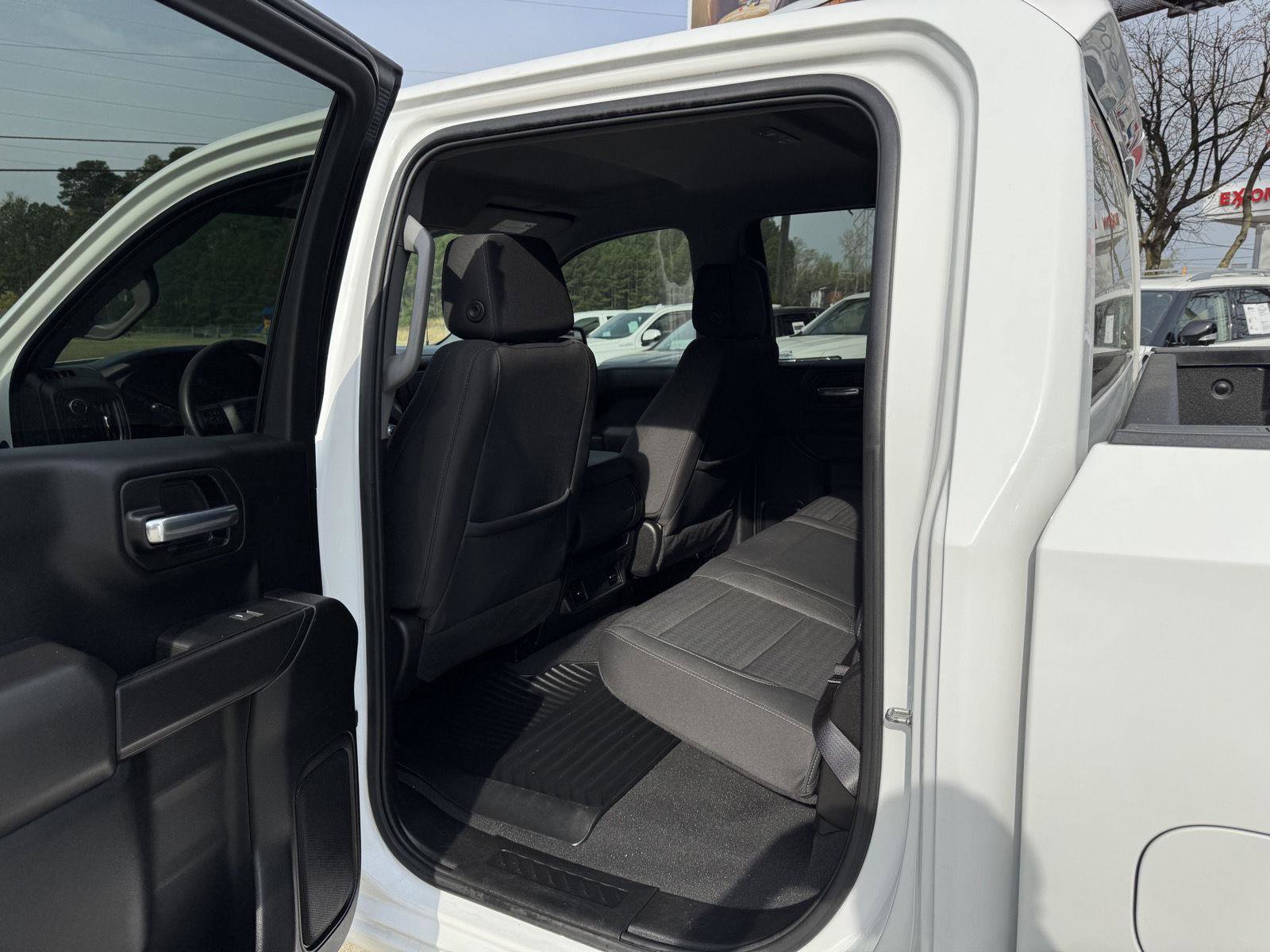 Used 2023 Chevrolet Silverado 1500 Custom image 7