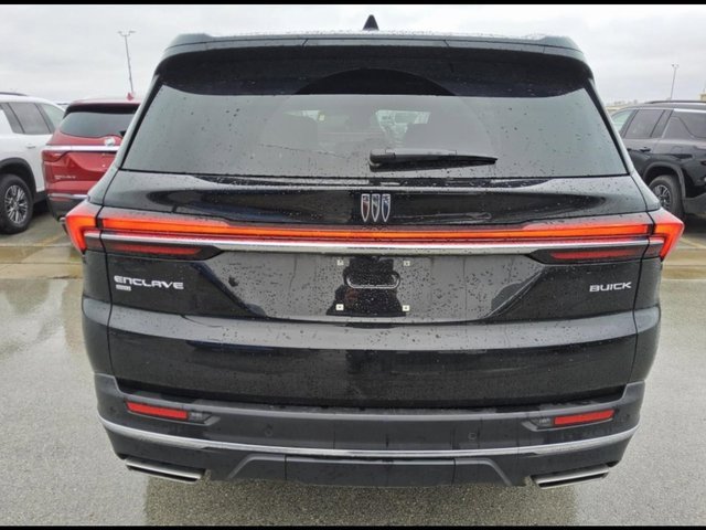 Used 2025 Buick Enclave Preferred image 3
