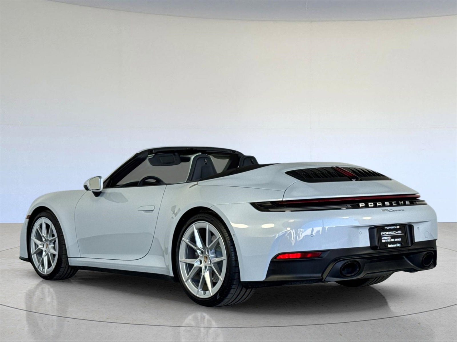 Certified 2025 Porsche 911 Carrera image 3