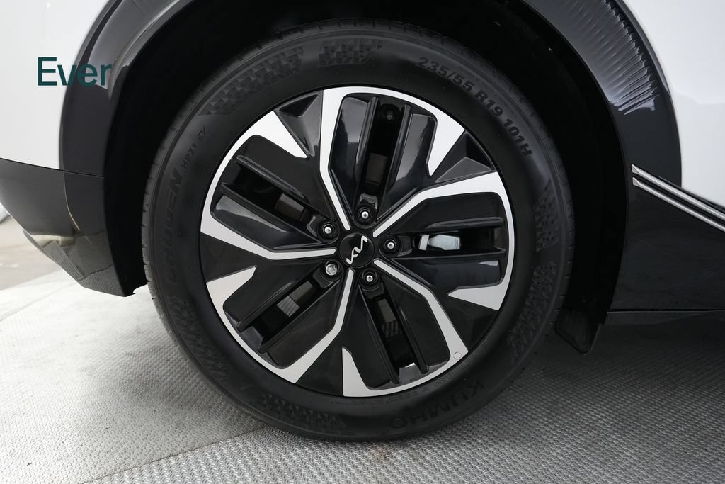 Used 2024 Kia EV6 Wind RWD image 22