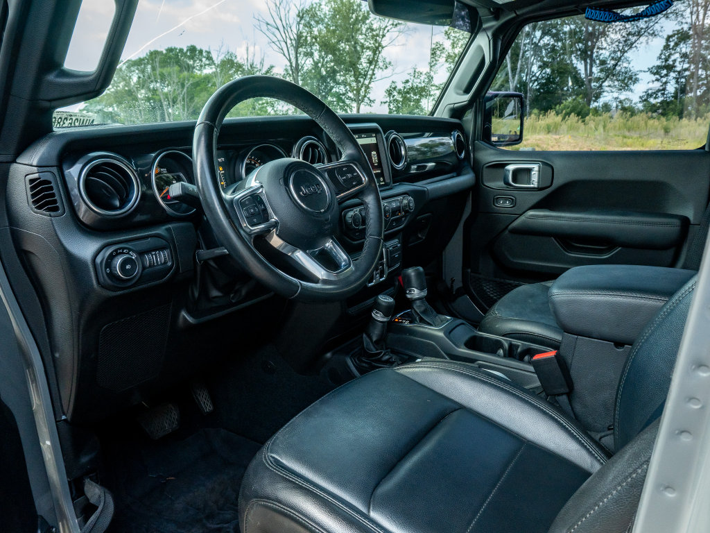 Used 2022 Jeep Wrangler Unlimited Sahara AWD/4WD image 10