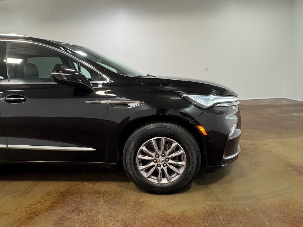 Used 2024 Buick Enclave Premium image 31