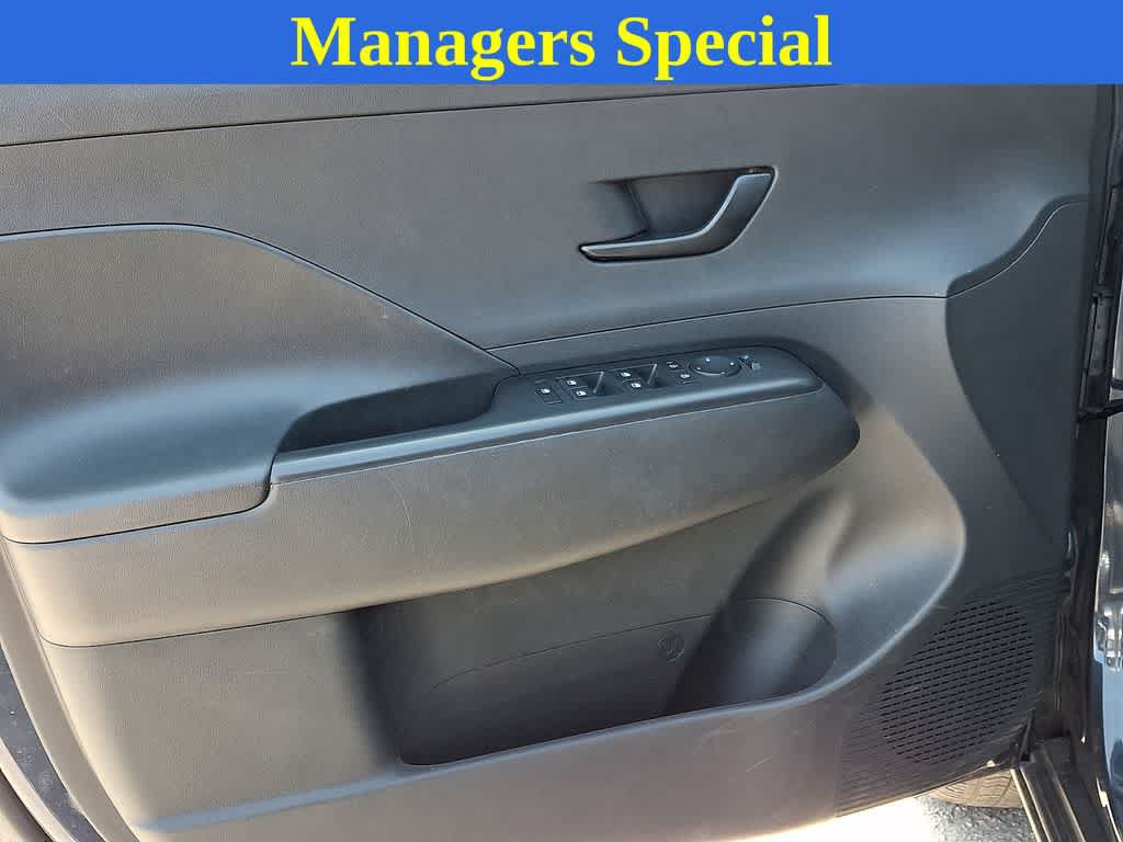Used 2025 Hyundai Kona SEL AWD/4WD image 11