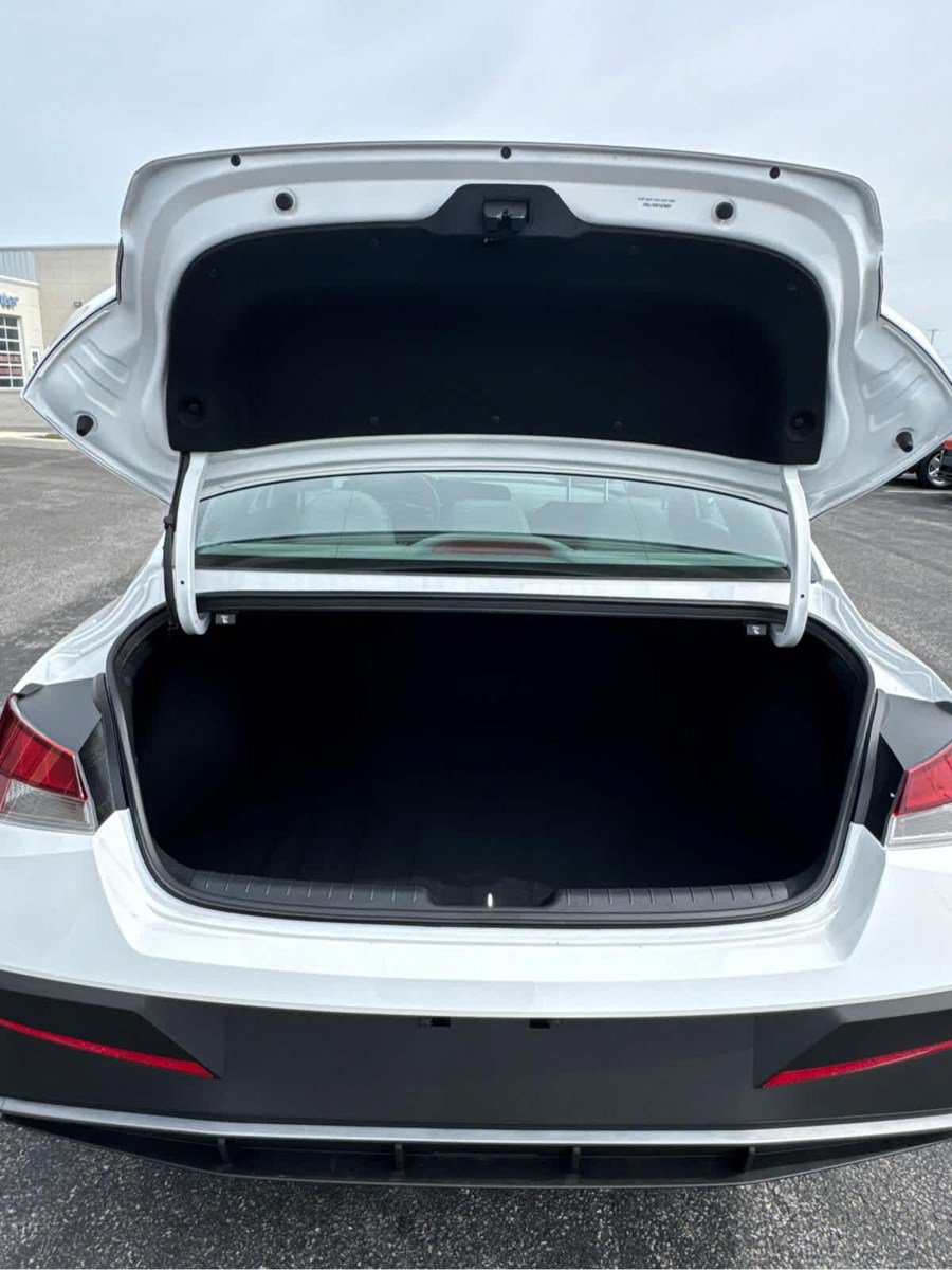 New 2026 Hyundai Elantra SE FWD image 43