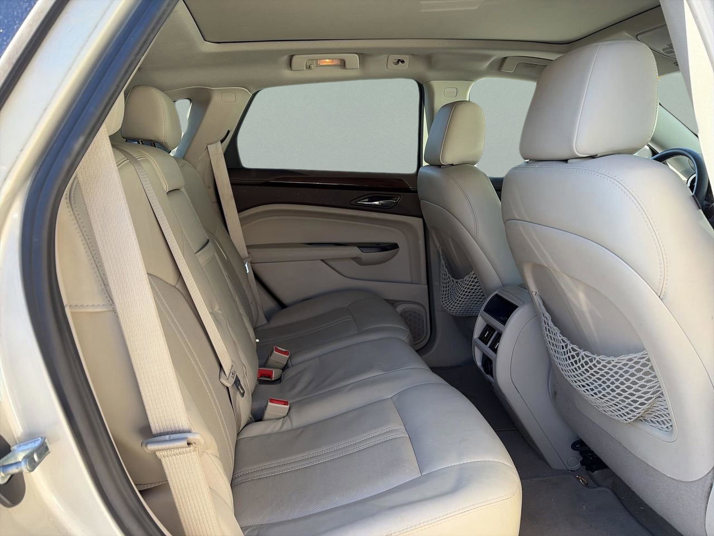 Used 2016 Cadillac SRX Luxury w/ Driver Awareness Package image 16