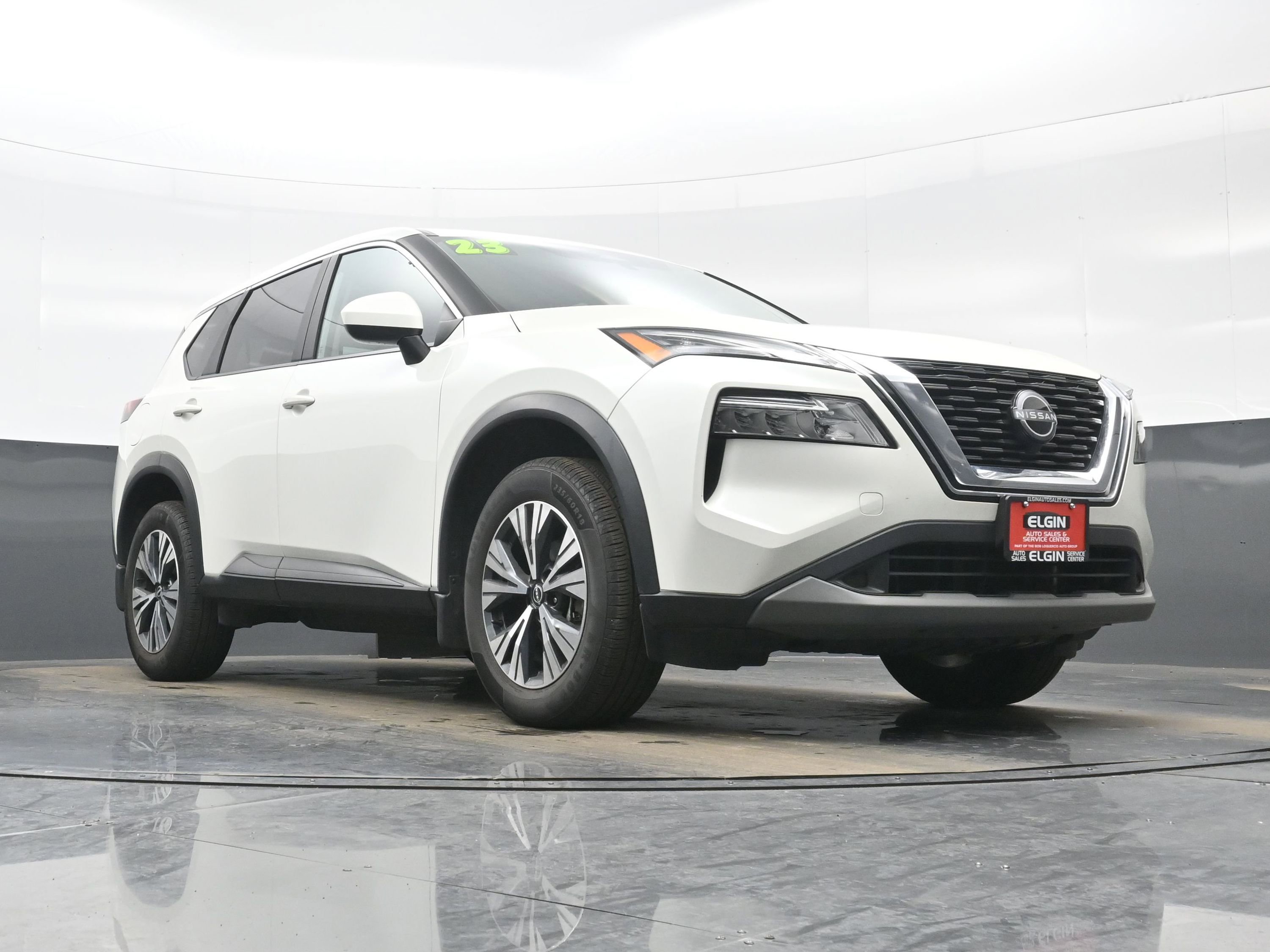 Used 2023 Nissan Rogue SV image 32