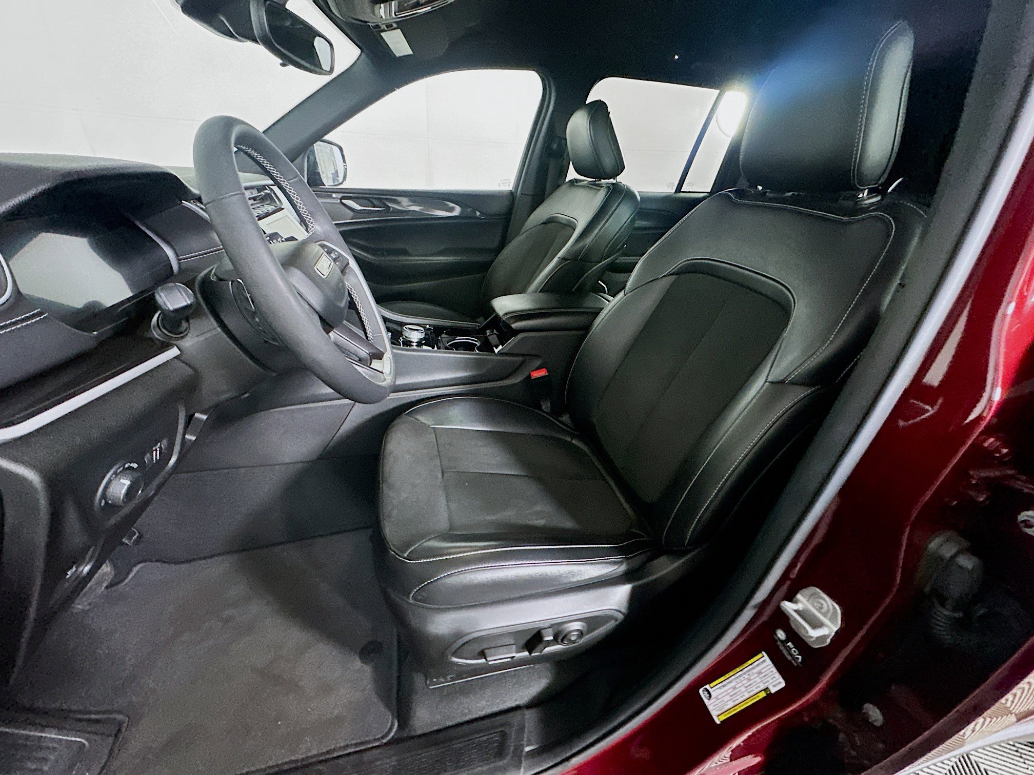 Used 2023 Jeep Grand Cherokee Altitude image 13