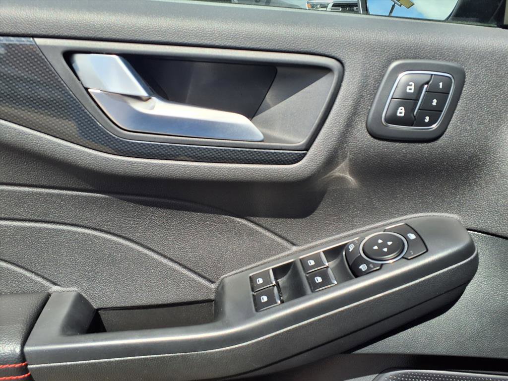 Used 2023 Ford Escape ST-Line Select w/ Tech Pack #2 AWD/4WD image 18
