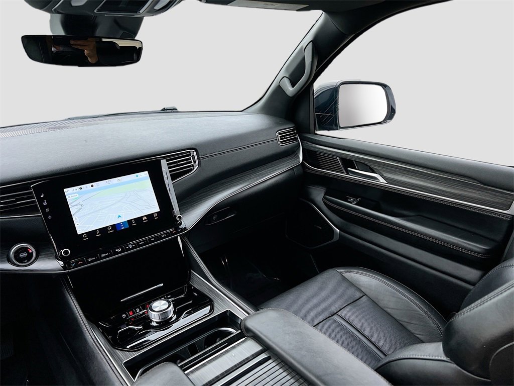 Used 2024 Jeep Wagoneer Series II w/ Flexible Seating Group image 23