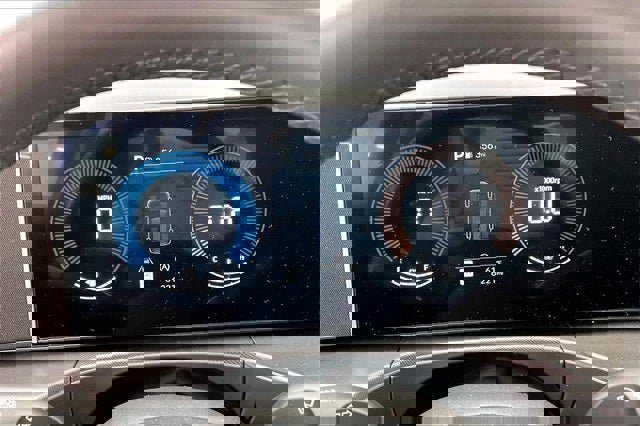 Certified 2025 Hyundai Santa Fe SE image 24