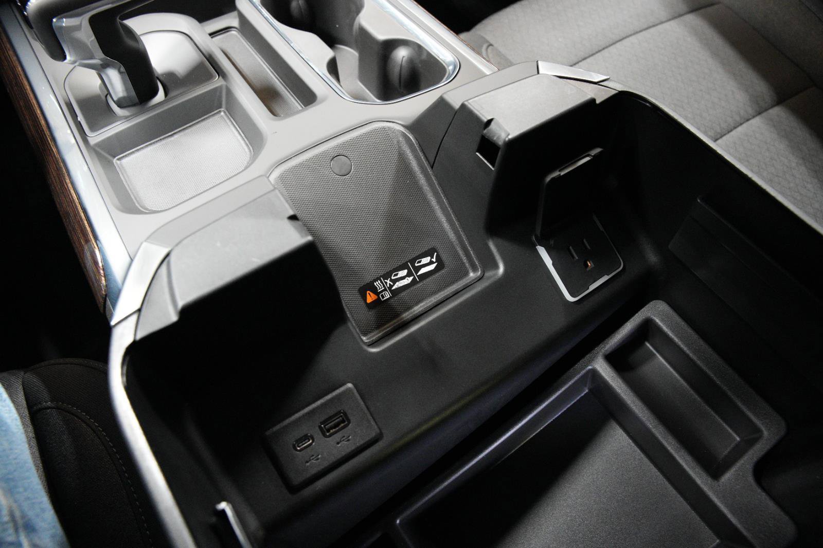 New 2025 GMC Sierra 1500 Elevation image 37