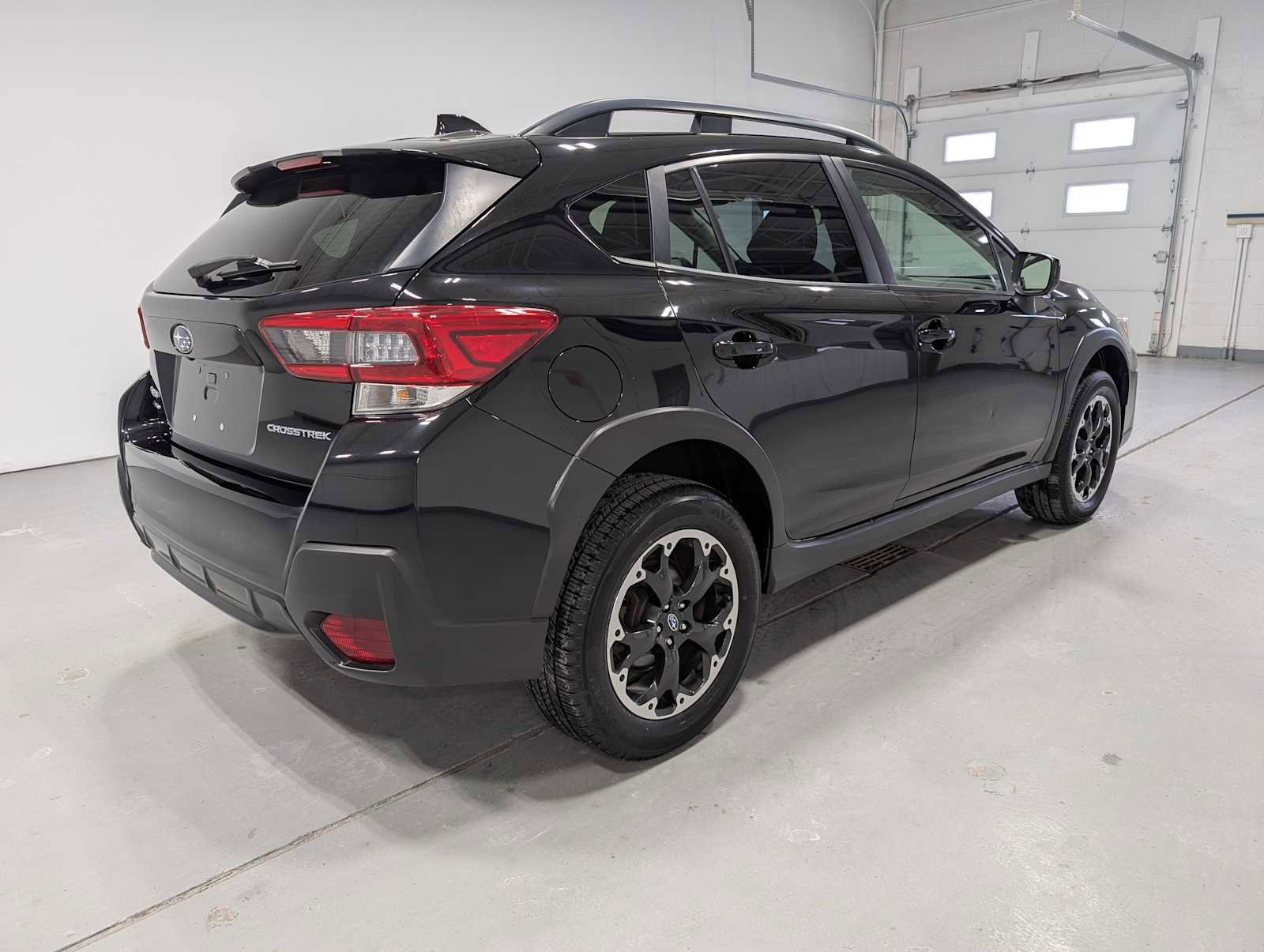 Used 2022 Subaru Crosstrek 2.0i Premium w/ Moonroof Package image 8