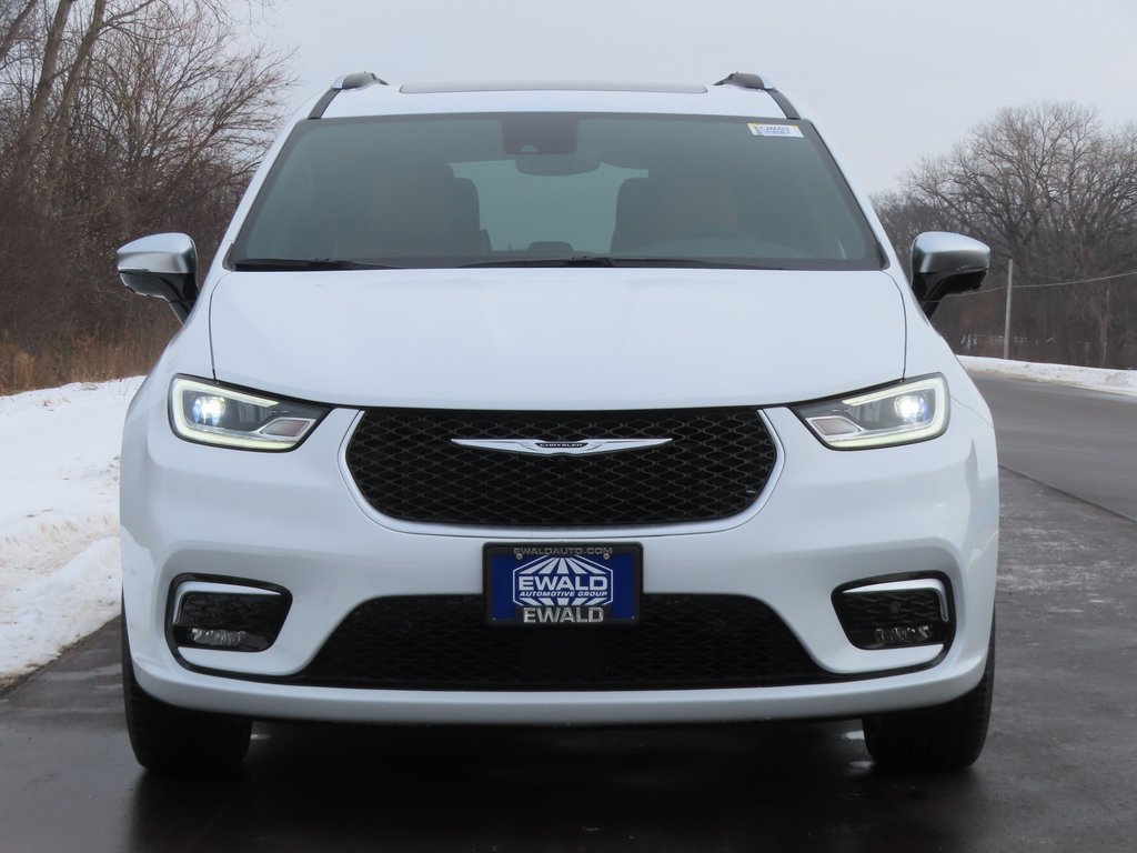 New 2026 Chrysler Pacifica Pinnacle w/ Trailer Tow Group image 17