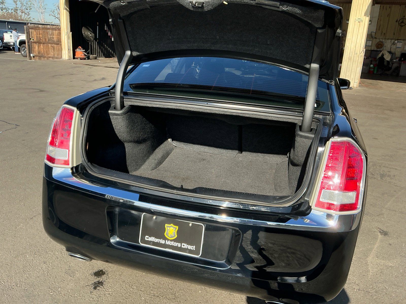 Used 2012 Chrysler 300 Limited image 26