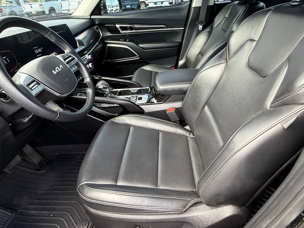 Used 2025 Kia Telluride S AWD/4WD image 11