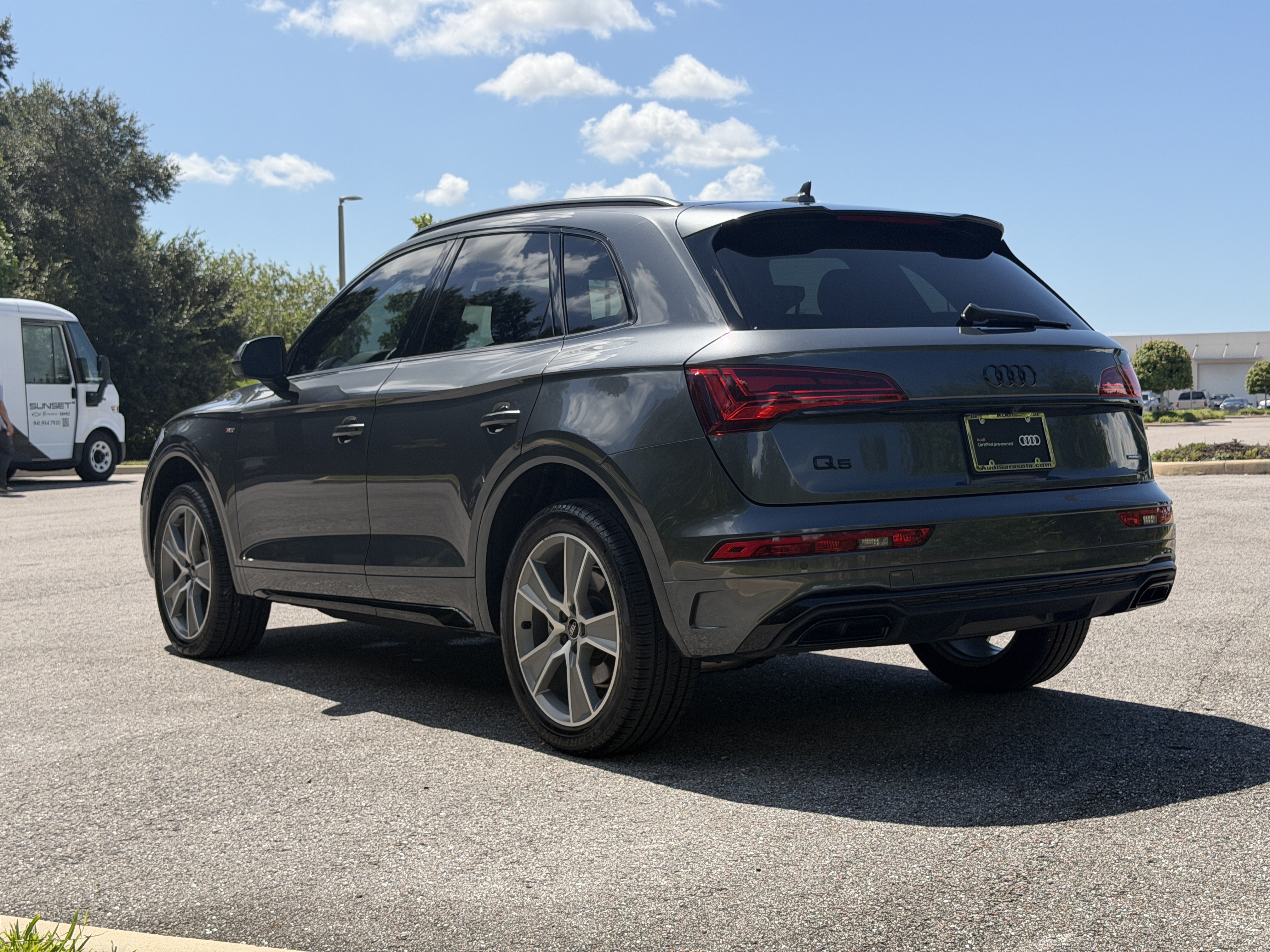Certified 2025 Audi Q5 2.0T Premium w/ Convenience Plus Package AWD/4WD image 5