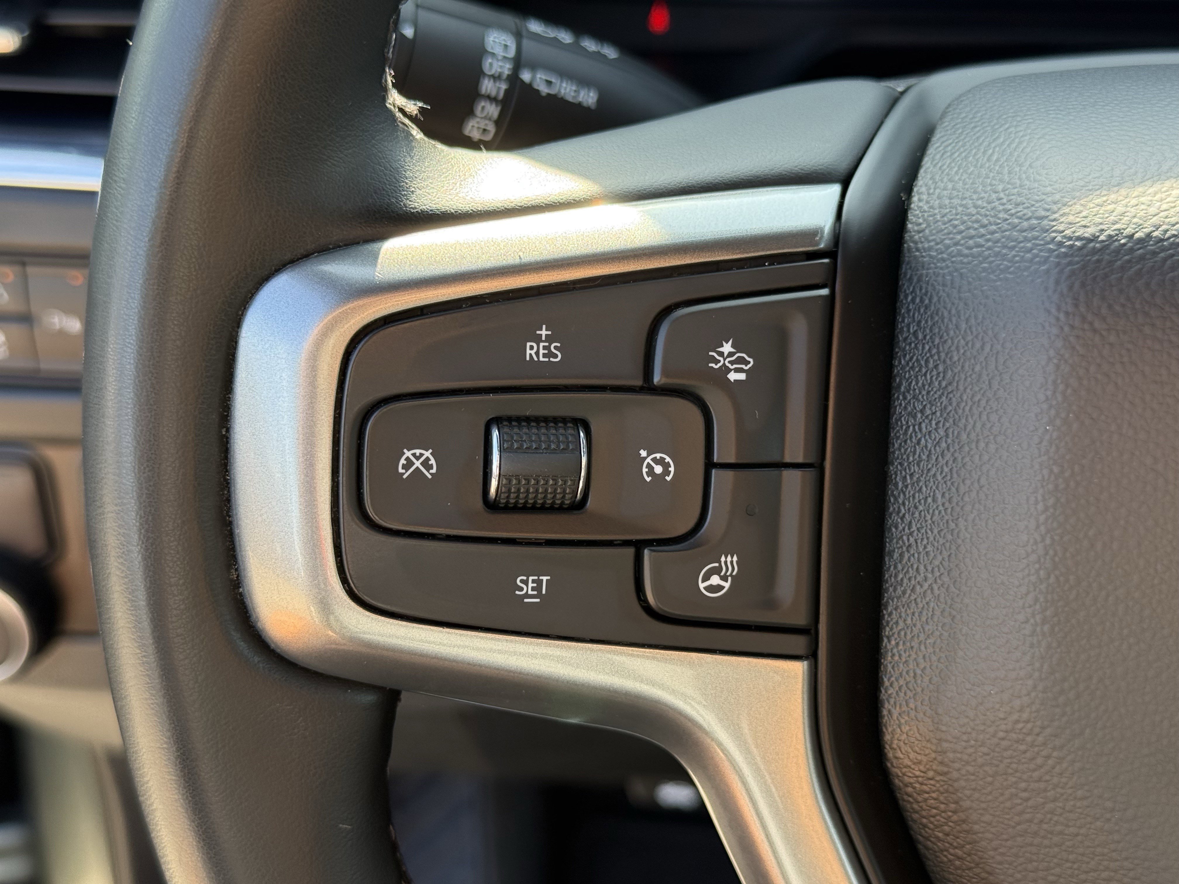 Used 2023 Chevrolet Suburban Premier image 16