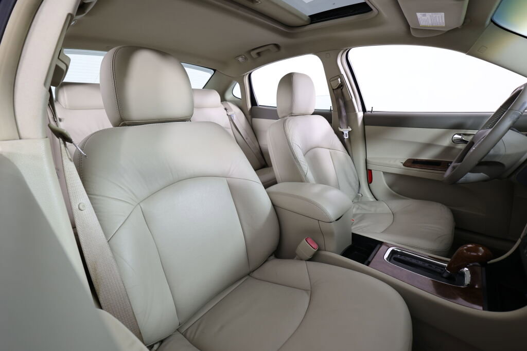 Used 2005 Buick LaCrosse CXL image 24