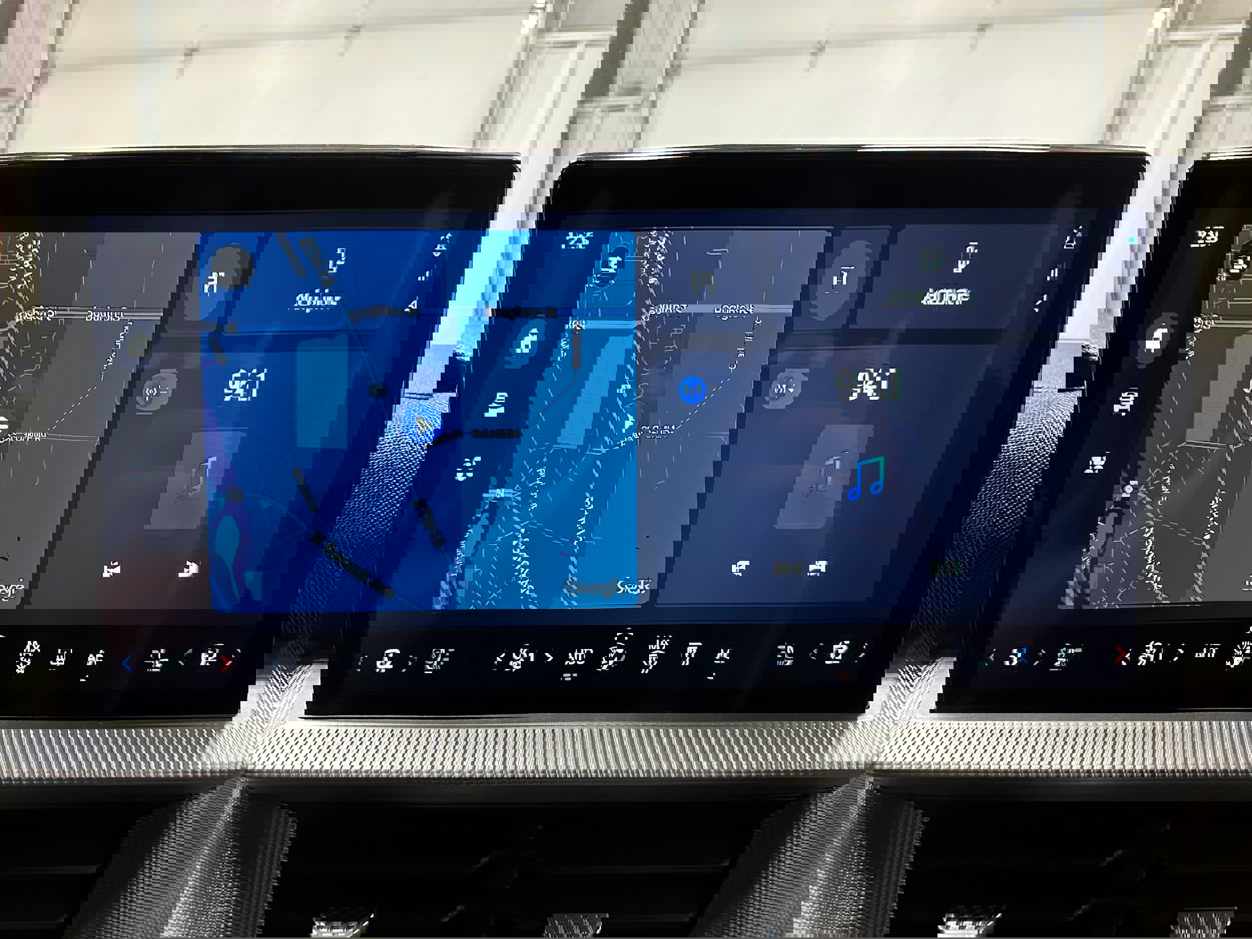 Certified 2025 Ford Explorer ST-Line image 20