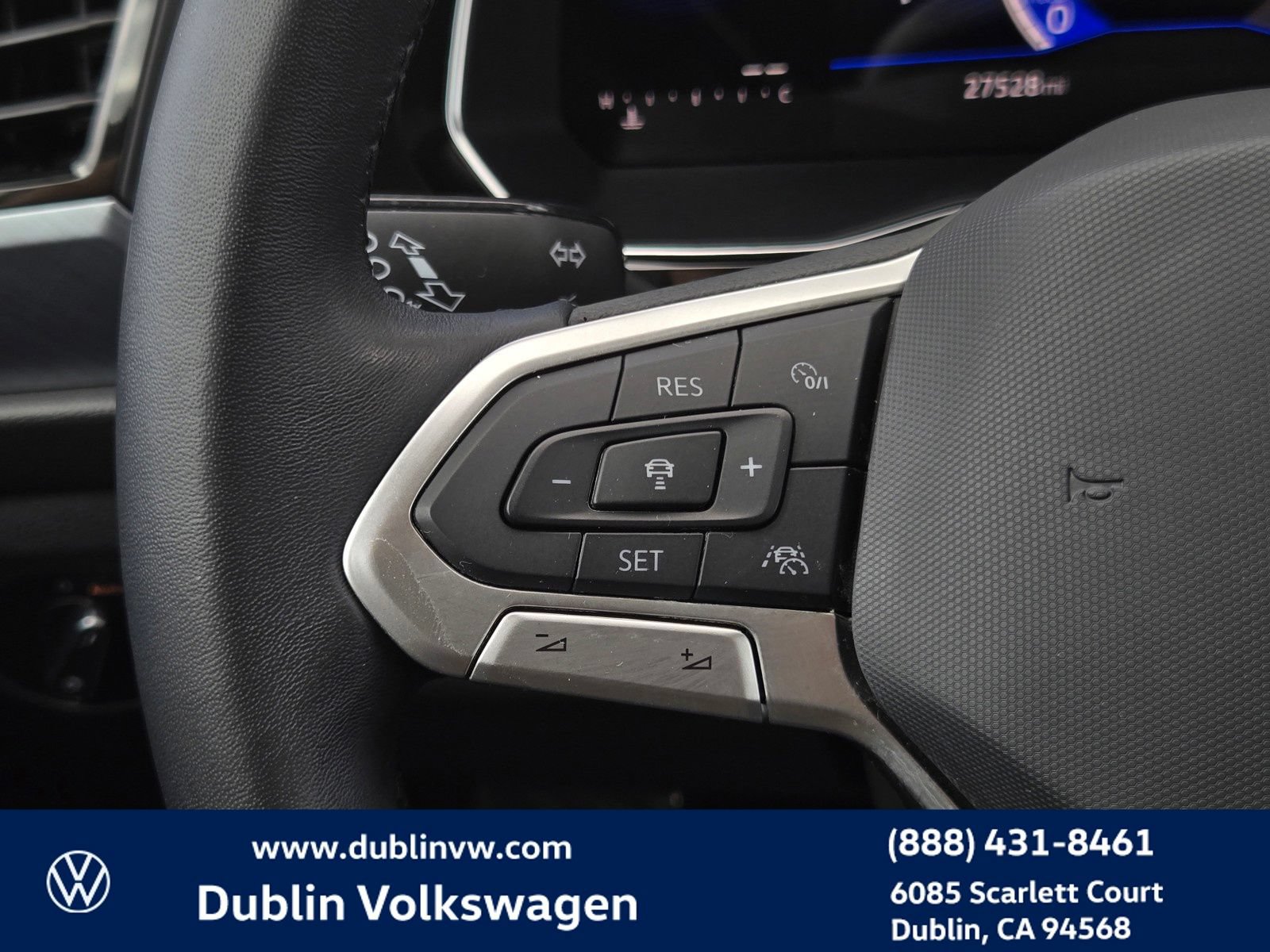 Certified 2023 Volkswagen Jetta SE w/ Panoramic Sunroof Package FWD image 22
