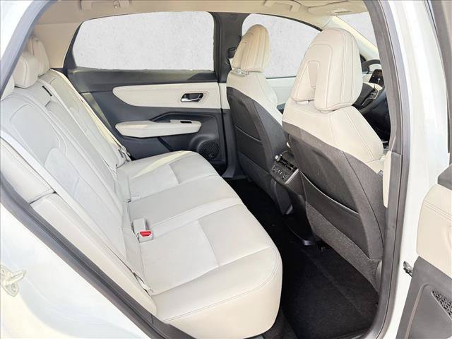 Used 2025 Nissan Ariya AWD image 14