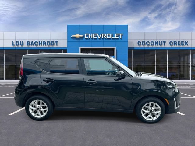 Used 2024 Kia Soul LX w/ Option Group 015 FWD image 9