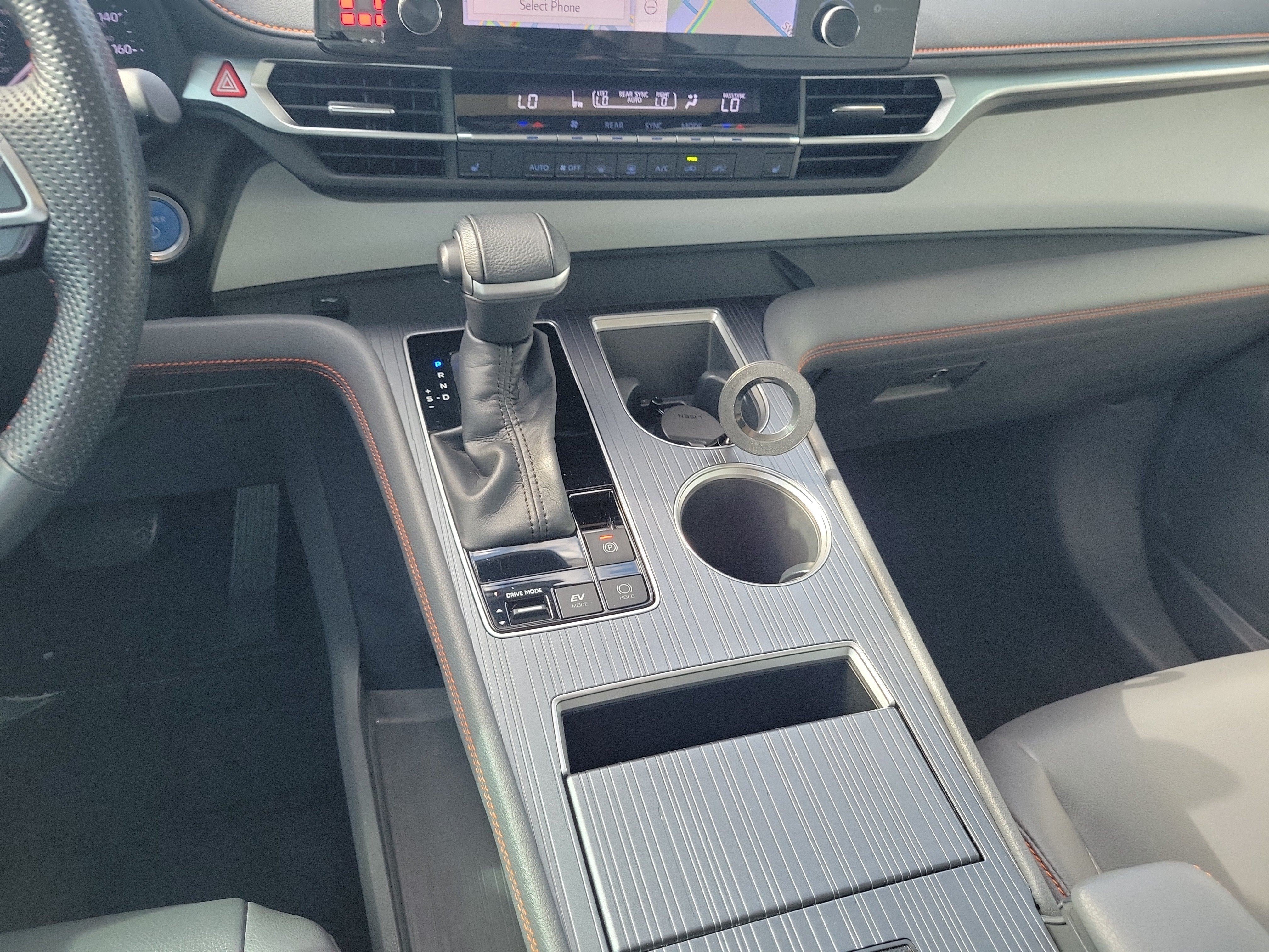 Used 2022 Toyota Sienna XSE FWD image 21