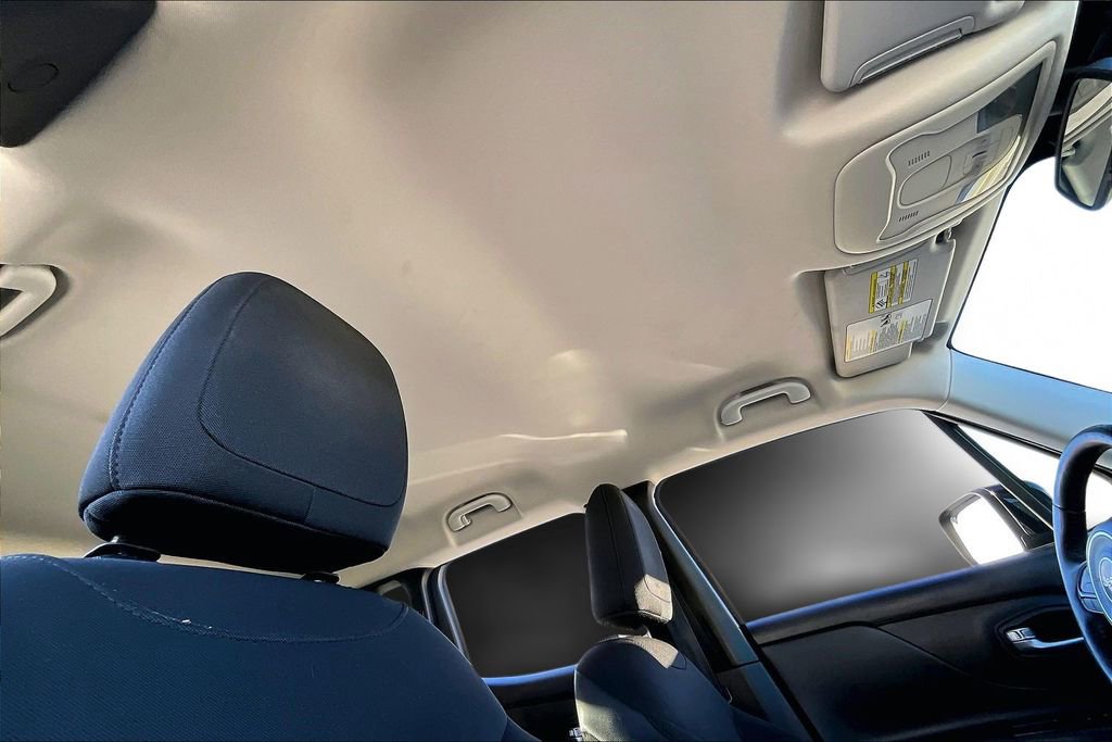 Used 2016 Jeep Renegade Latitude image 22