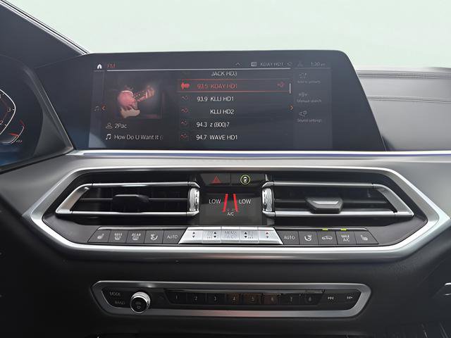 Used 2019 BMW X5 xDrive50i w/ Parking Assistance Package AWD/4WD image 15