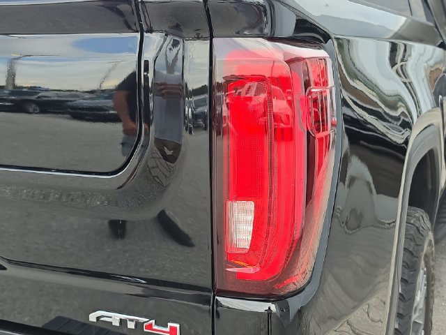 Certified 2022 GMC Sierra 1500 AT4 w/ AT4 Premium Package AWD/4WD image 9