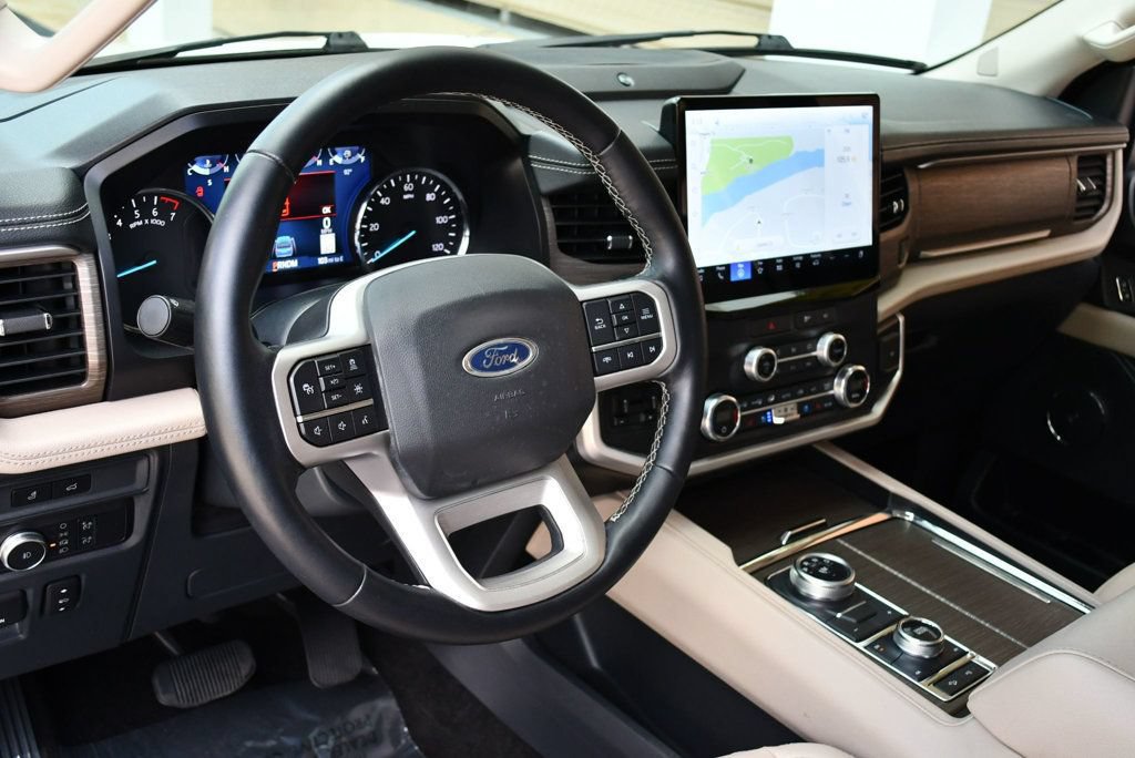 Used 2022 Ford Expedition Limited AWD/4WD image 40