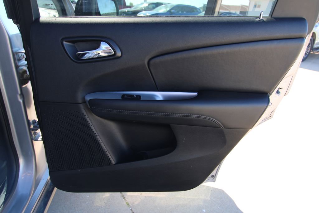 Used 2018 Dodge Journey SE FWD image 38
