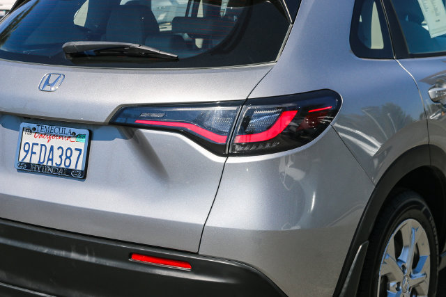 Used 2023 Honda HR-V LX image 11