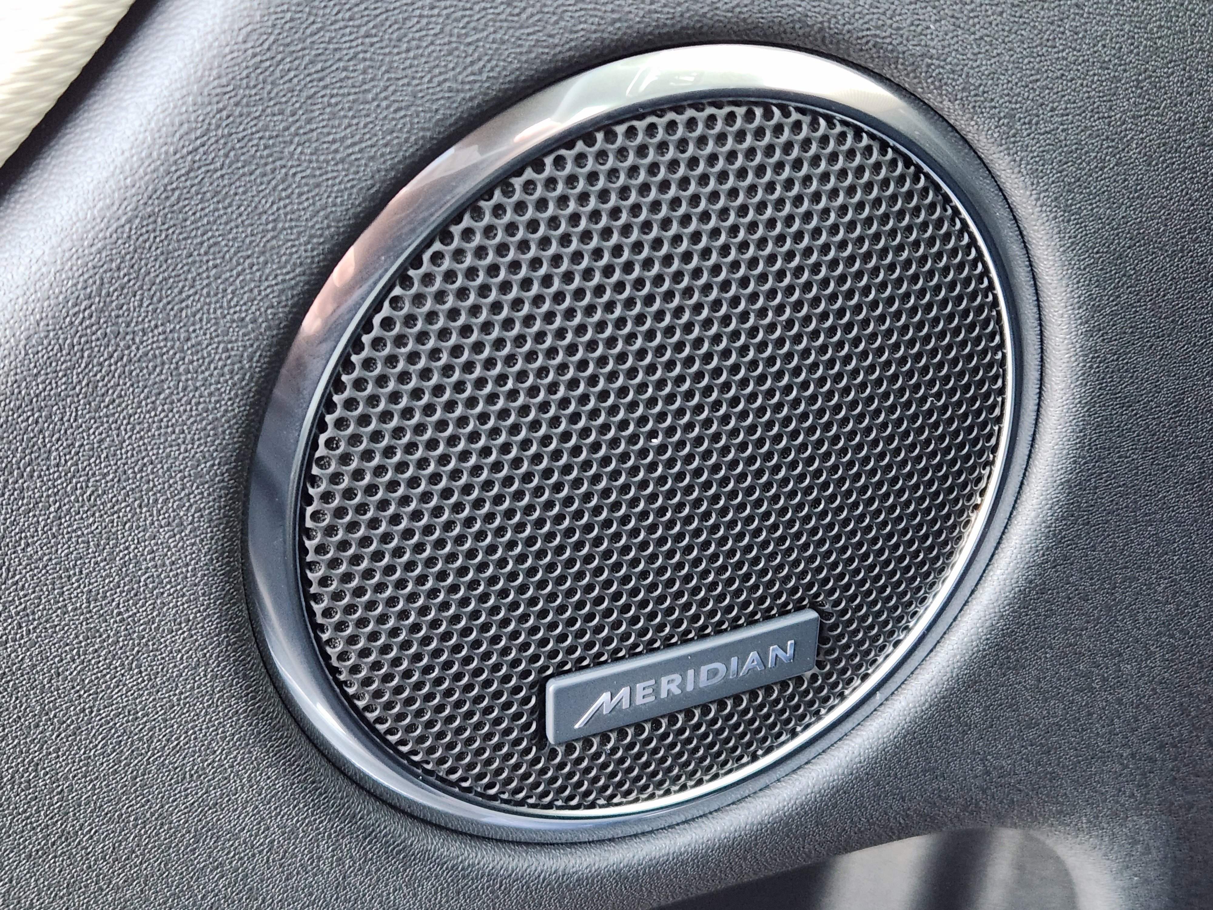 New 2025 Land Rover Discovery Sport Dynamic SE image 23