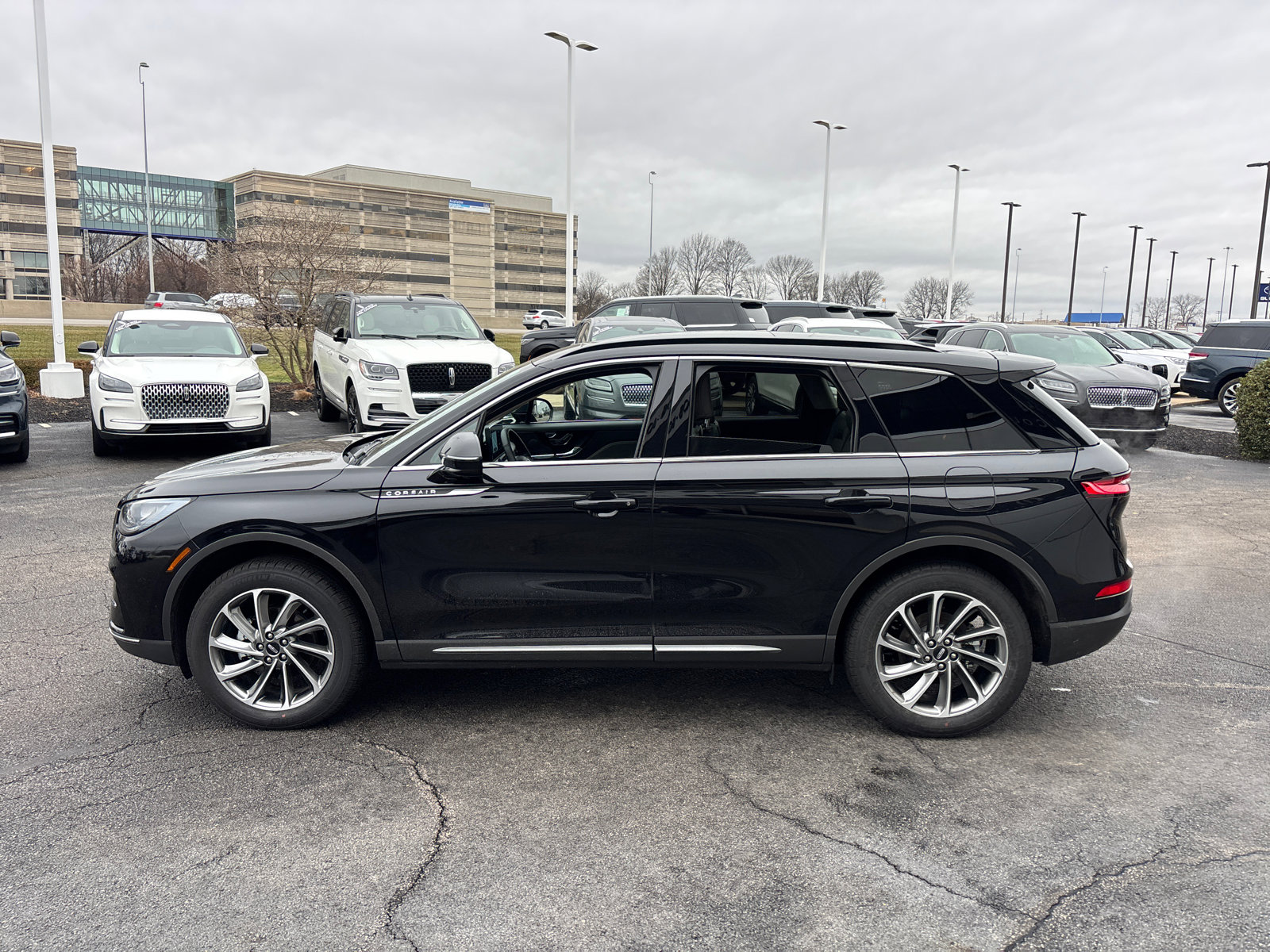 New 2026 Lincoln Corsair Premiere image 4