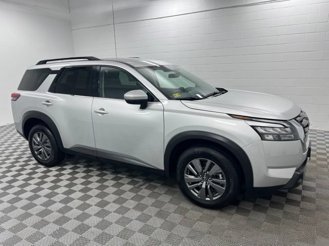 Used 2025 Nissan Pathfinder SV AWD/4WD image 4