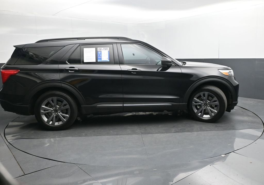 Used 2021 Ford Explorer XLT w/ Equipment Group 202A image 6