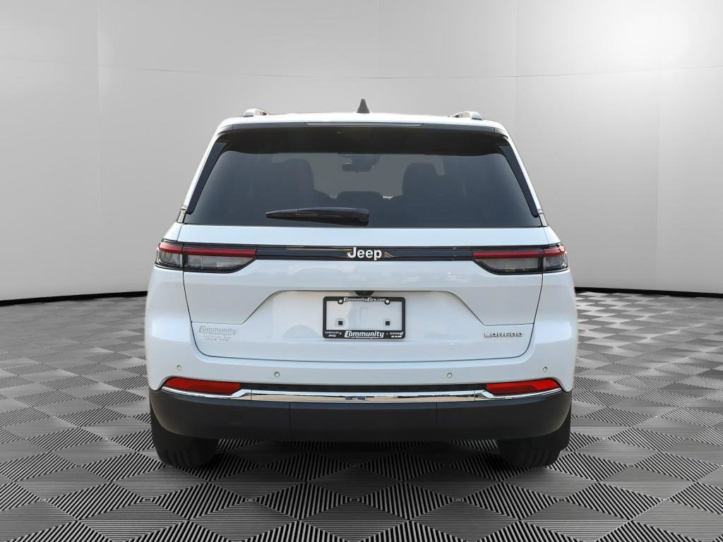 Used 2025 Jeep Grand Cherokee Laredo w/ MOPAR Finishing Package RWD image 6