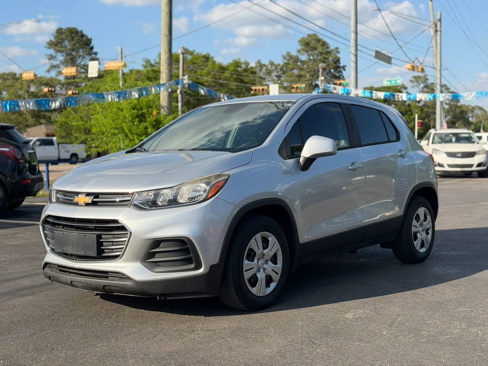 Used 2018 Chevrolet Trax LS image 1