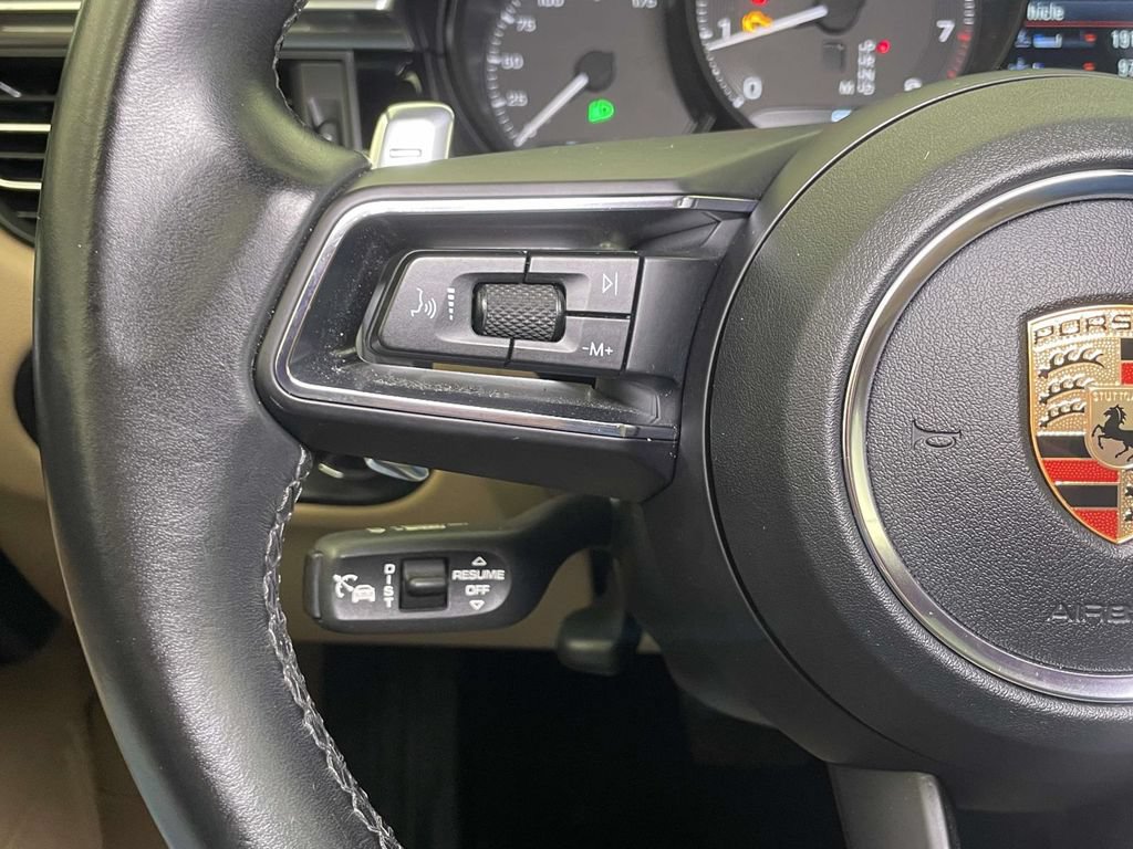 Certified 2023 Porsche Macan AWD/4WD image 39