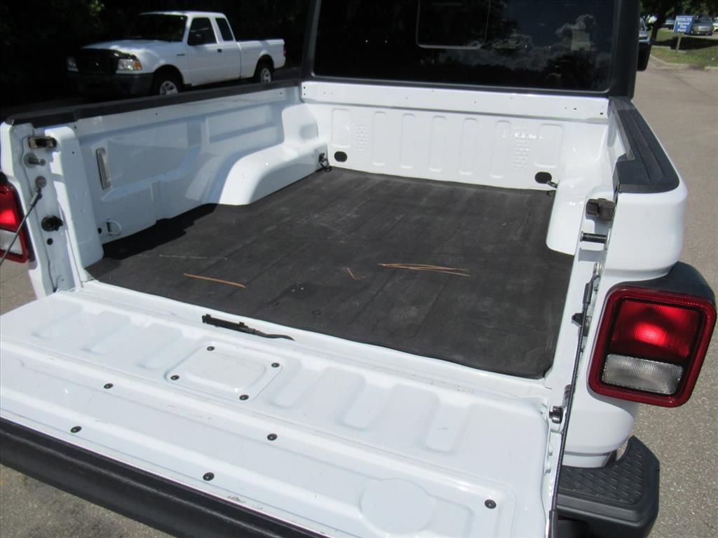 Used 2022 Jeep Gladiator Sport AWD/4WD image 31