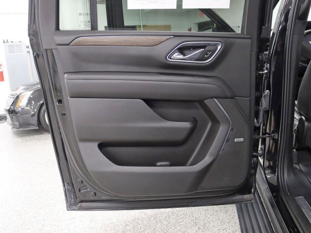 Used 2021 Chevrolet Suburban High Country w/ Premium Package image 38
