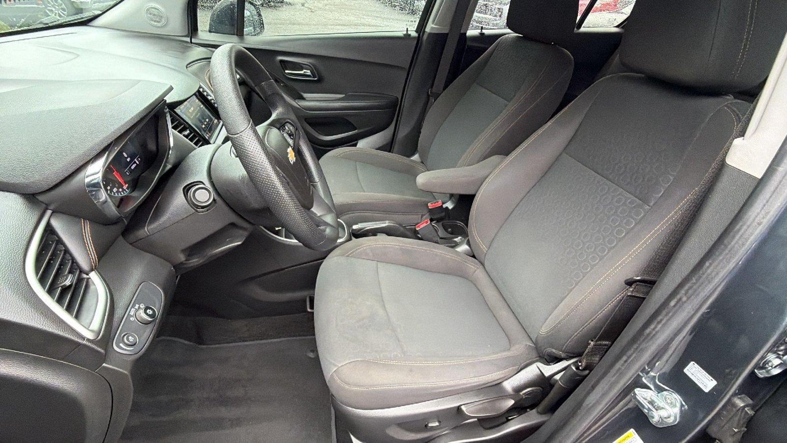 Used 2021 Chevrolet Trax LS w/ Tint and Cruise Package FWD image 4