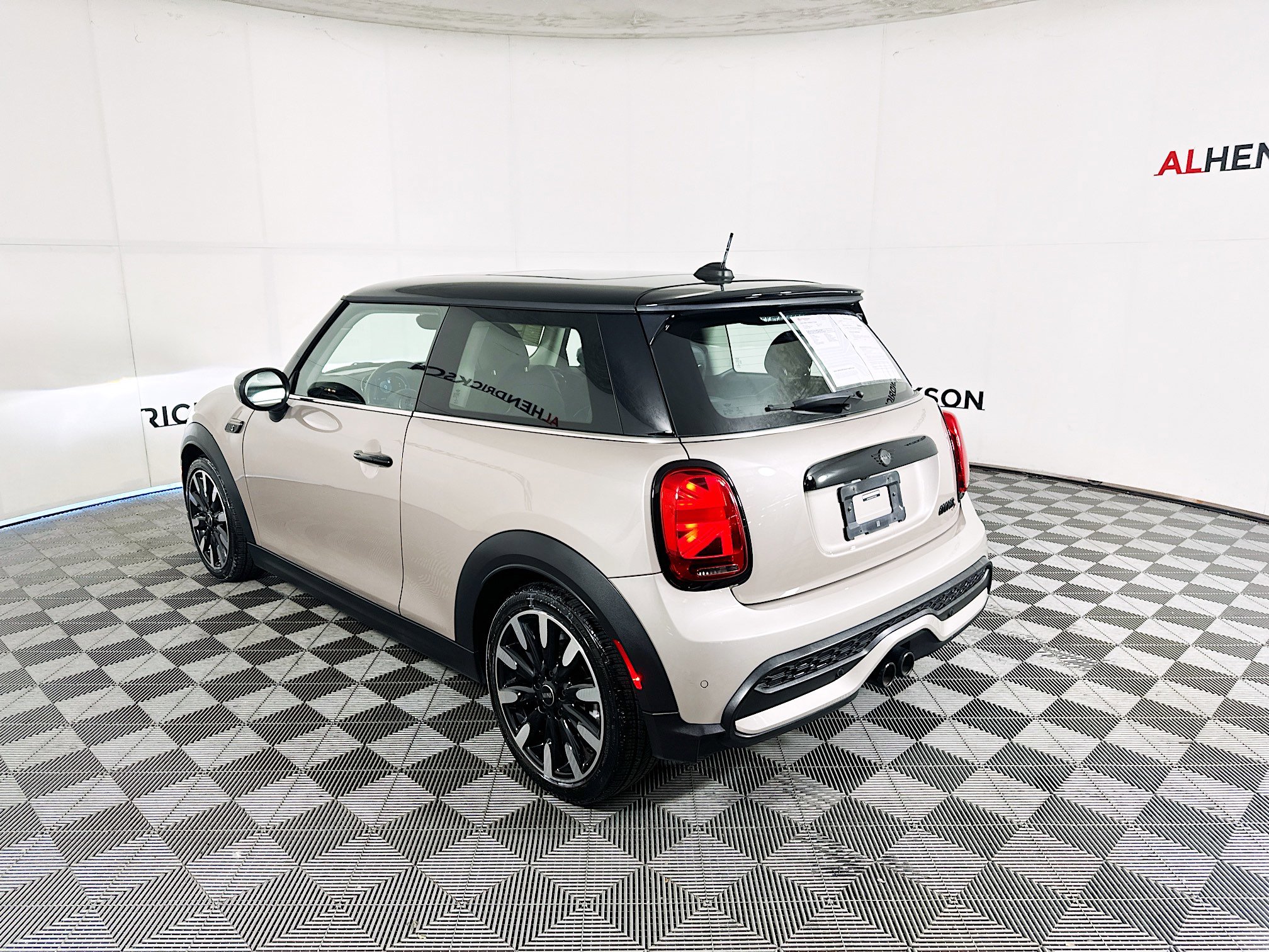 Used 2023 MINI Cooper S image 5
