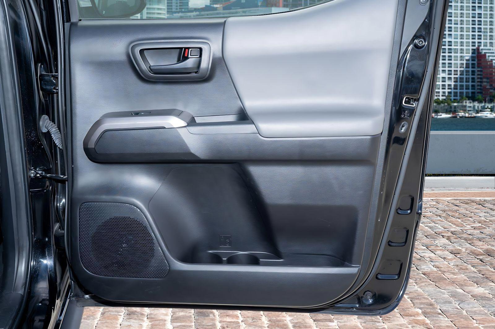 Used 2023 Toyota Tacoma SR5 RWD image 13