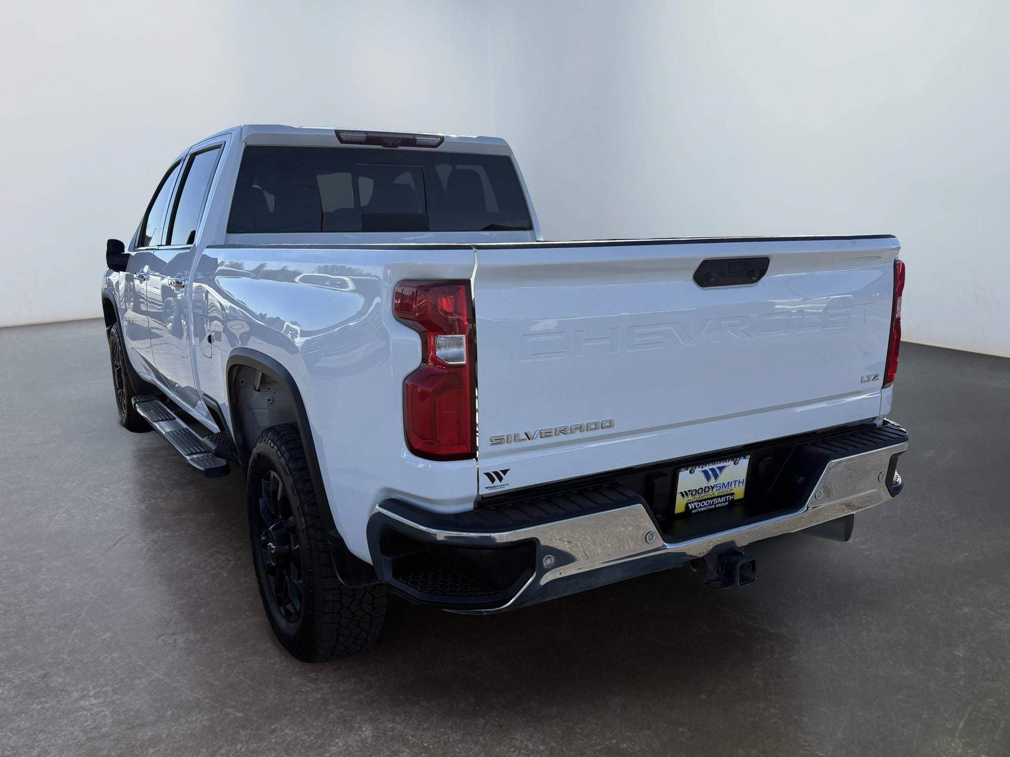 Used 2022 Chevrolet Silverado 3500 LTZ w/ LTZ Convenience Package AWD/4WD image 3