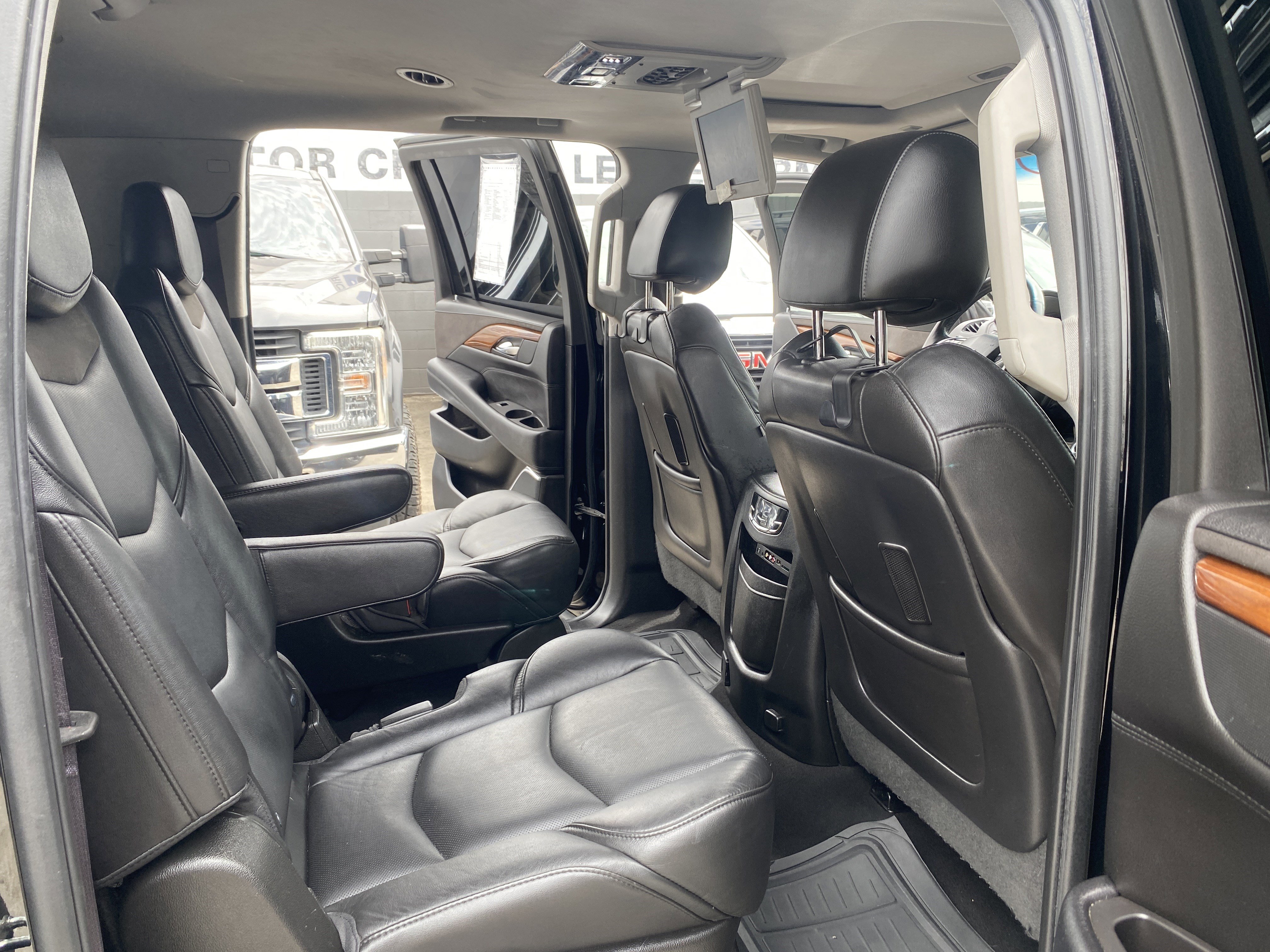 Used 2016 Cadillac Escalade ESV Luxury RWD image 19