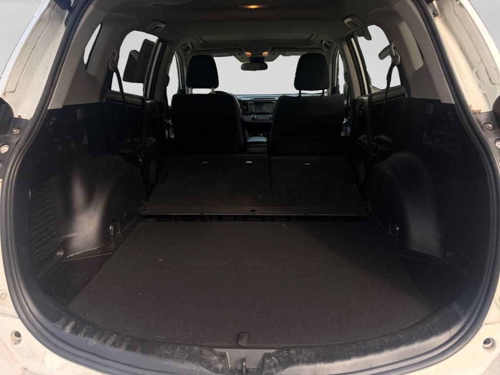Used 2017 Toyota RAV4 XLE FWD image 29