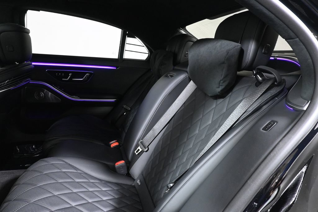 Used 2025 Mercedes-Benz S 580 4MATIC Sedan image 4