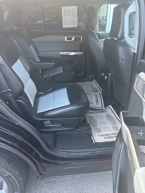 Used 2023 Ford Explorer XLT w/ Equipment Group 202A AWD/4WD image 8